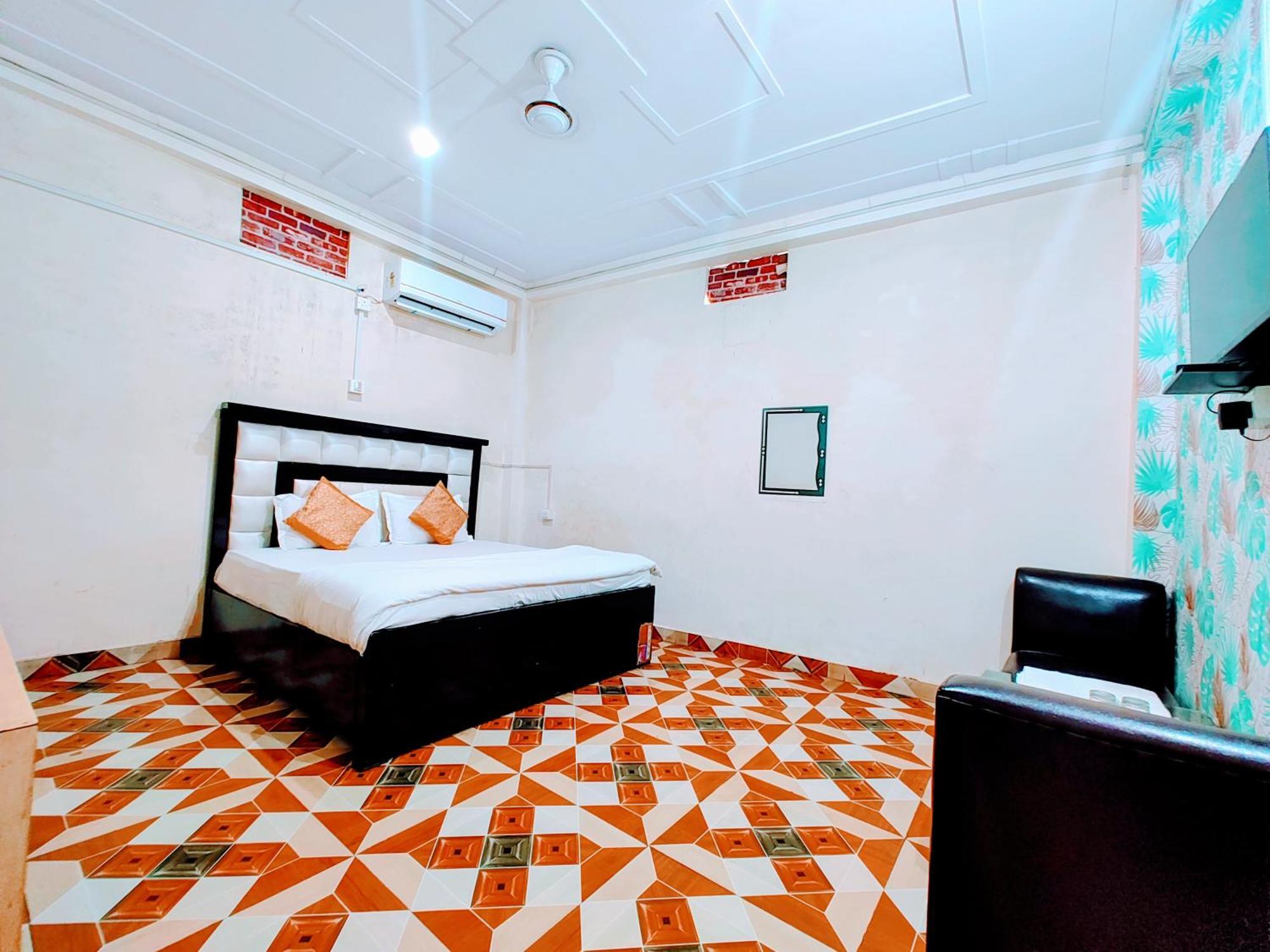 De Costa Palace - Pick And Drop Available Varanasi Luaran gambar