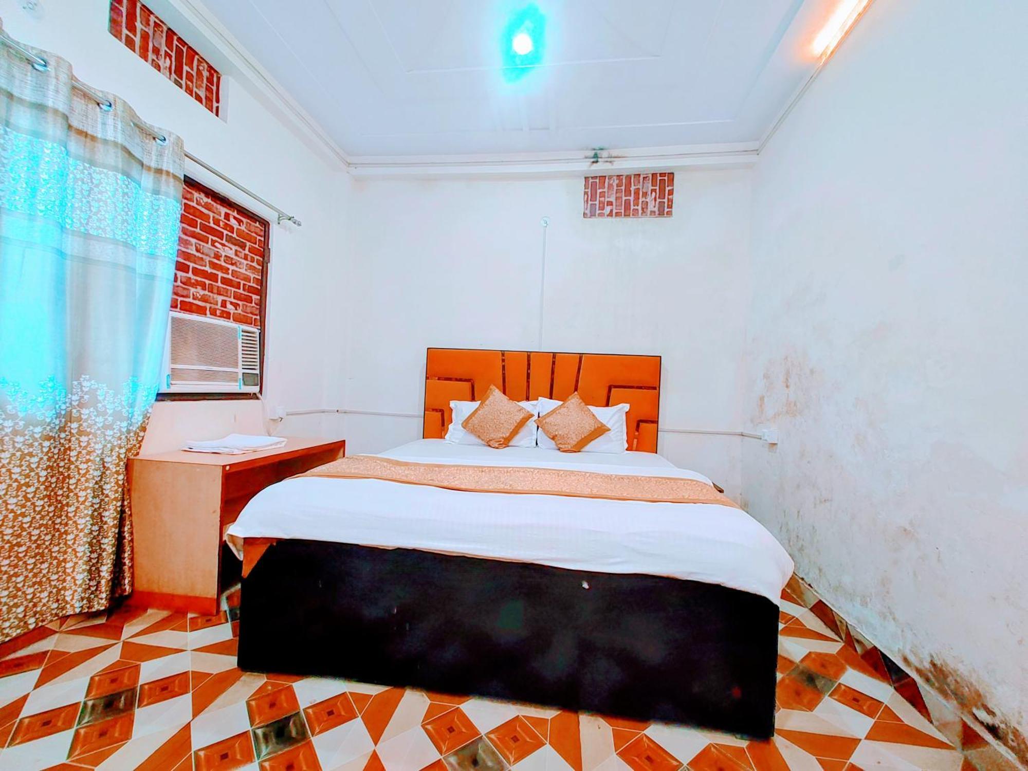 De Costa Palace - Pick And Drop Available Varanasi Luaran gambar