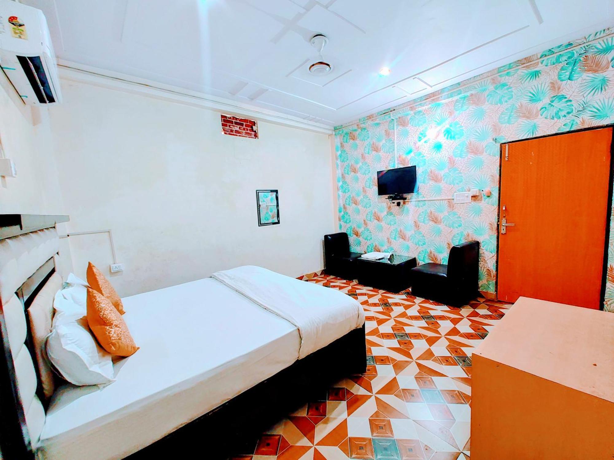 De Costa Palace - Pick And Drop Available Varanasi Luaran gambar