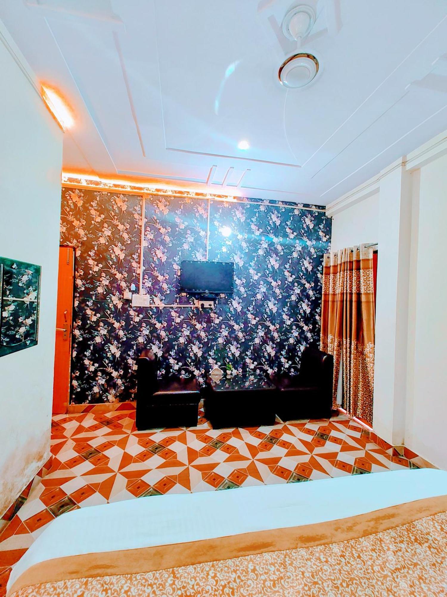 De Costa Palace - Pick And Drop Available Varanasi Luaran gambar