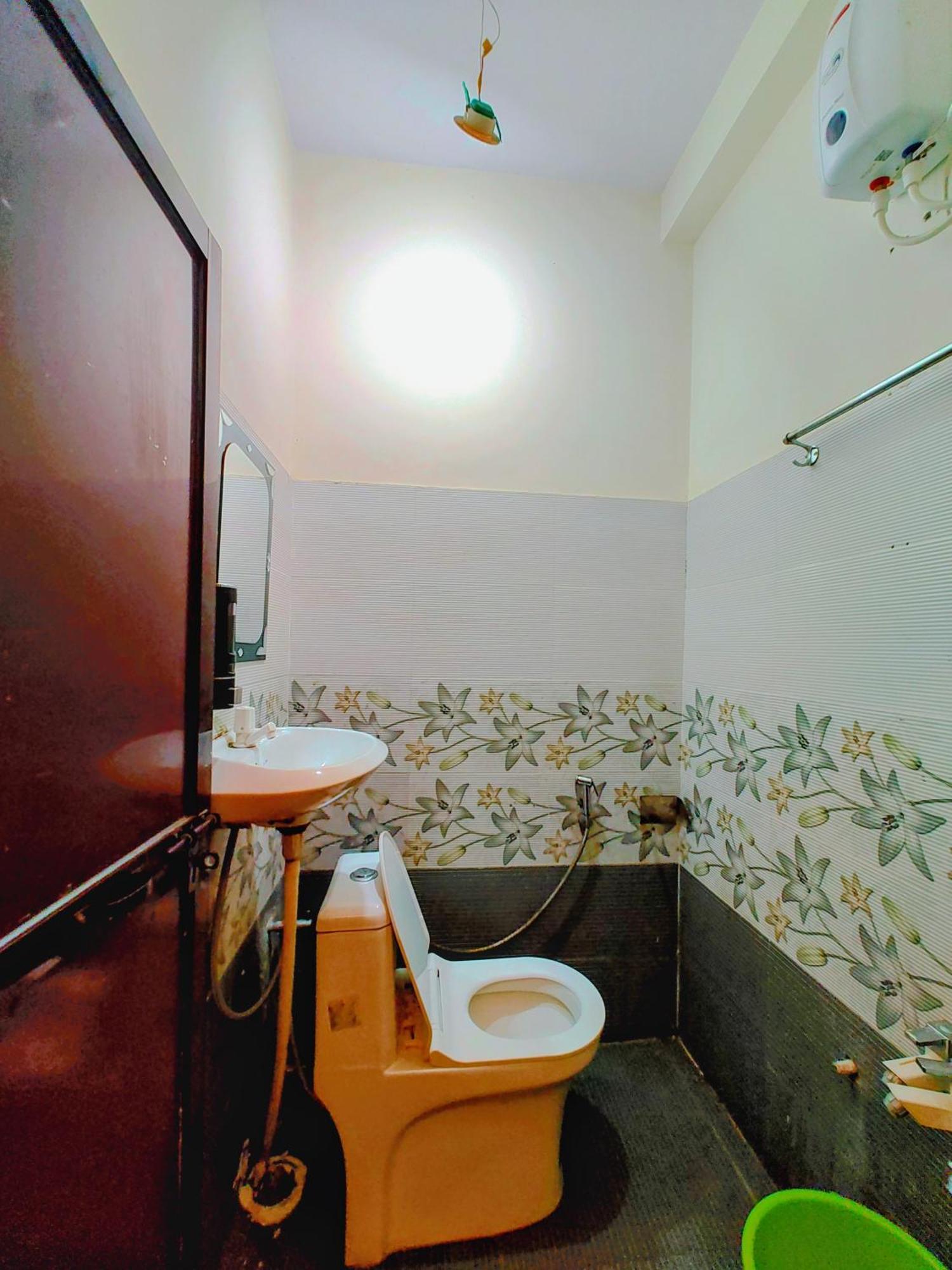 De Costa Palace - Pick And Drop Available Varanasi Luaran gambar