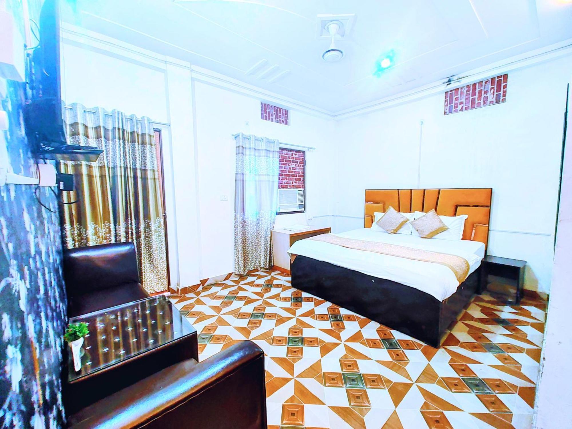 De Costa Palace - Pick And Drop Available Varanasi Luaran gambar