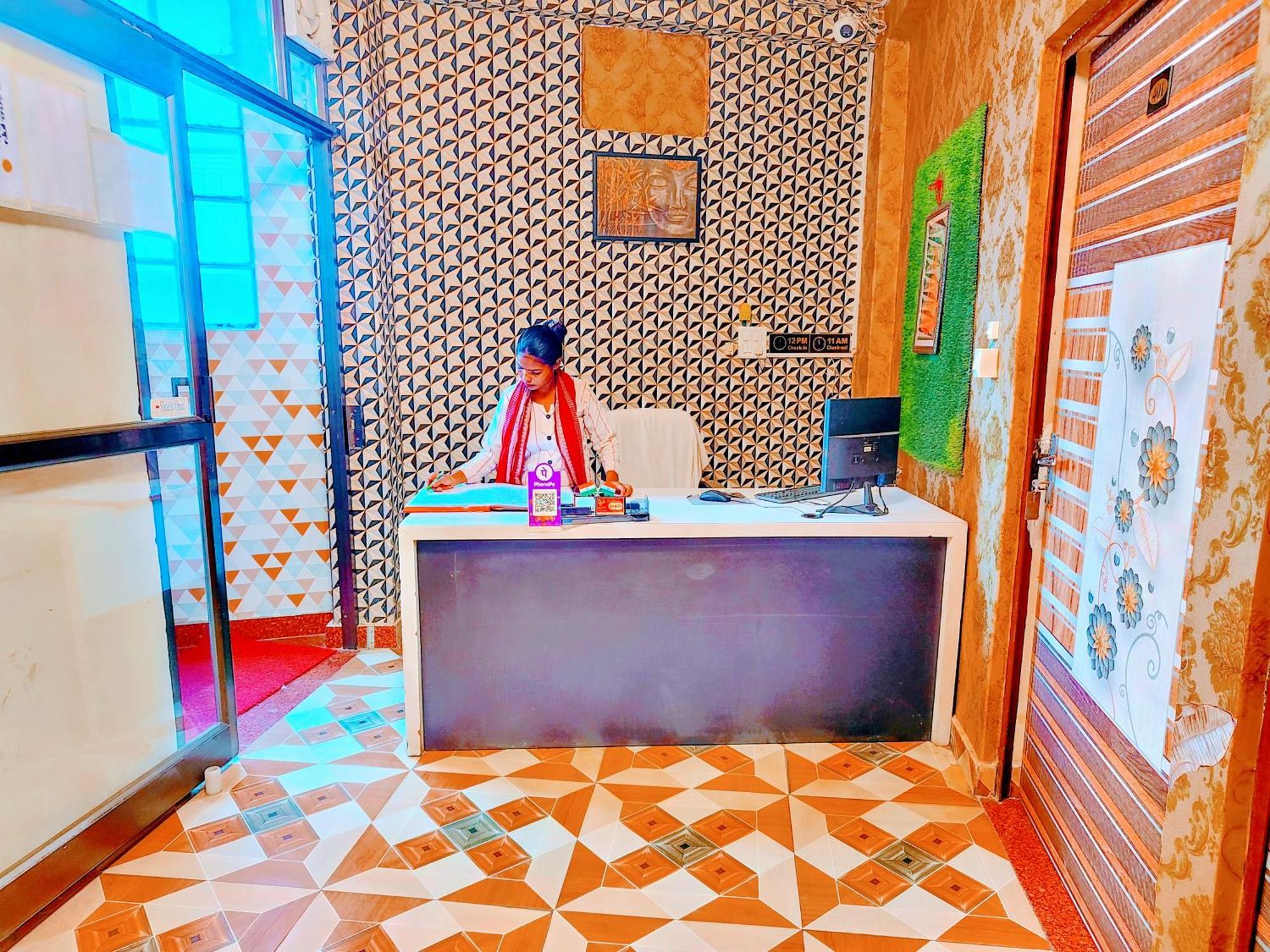 De Costa Palace - Pick And Drop Available Varanasi Luaran gambar